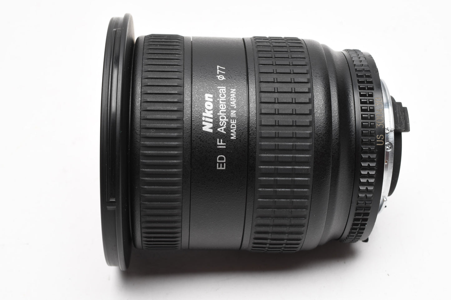 Nikon Nikkor AF 18-35mm f3.5-4.5 D ED wide zoom lens, Hood, Mint-