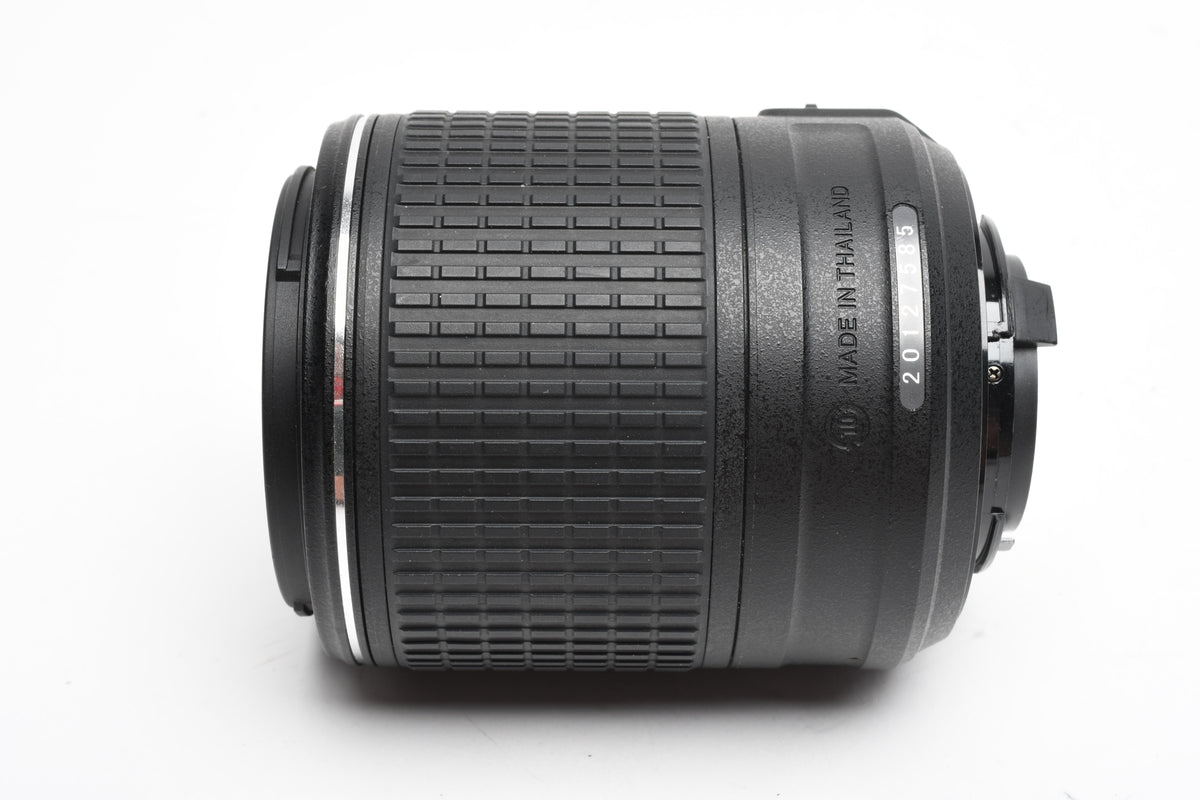 Nikon Nikkor AF-S DX 18-140mm f3.5-5.6G ED VR Lens w/Caps, Nice