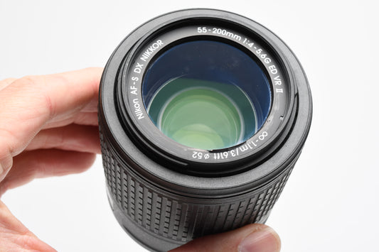 Nikon AF-S Nikkor 55-200mm F4-5.6G II ED DX VR compact zoom, *Bargain