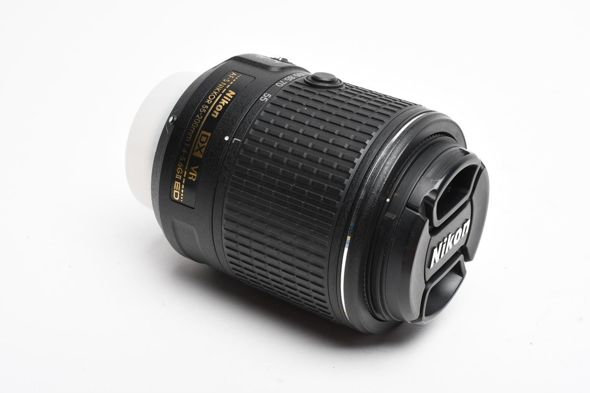 Nikon Nikkor AF-S DX 18-140mm f3.5-5.6G ED VR Lens w/Caps, Nice