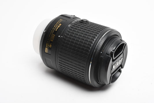 Nikon Nikkor AF-S DX 18-140mm f3.5-5.6G ED VR Lens w/Caps, Nice