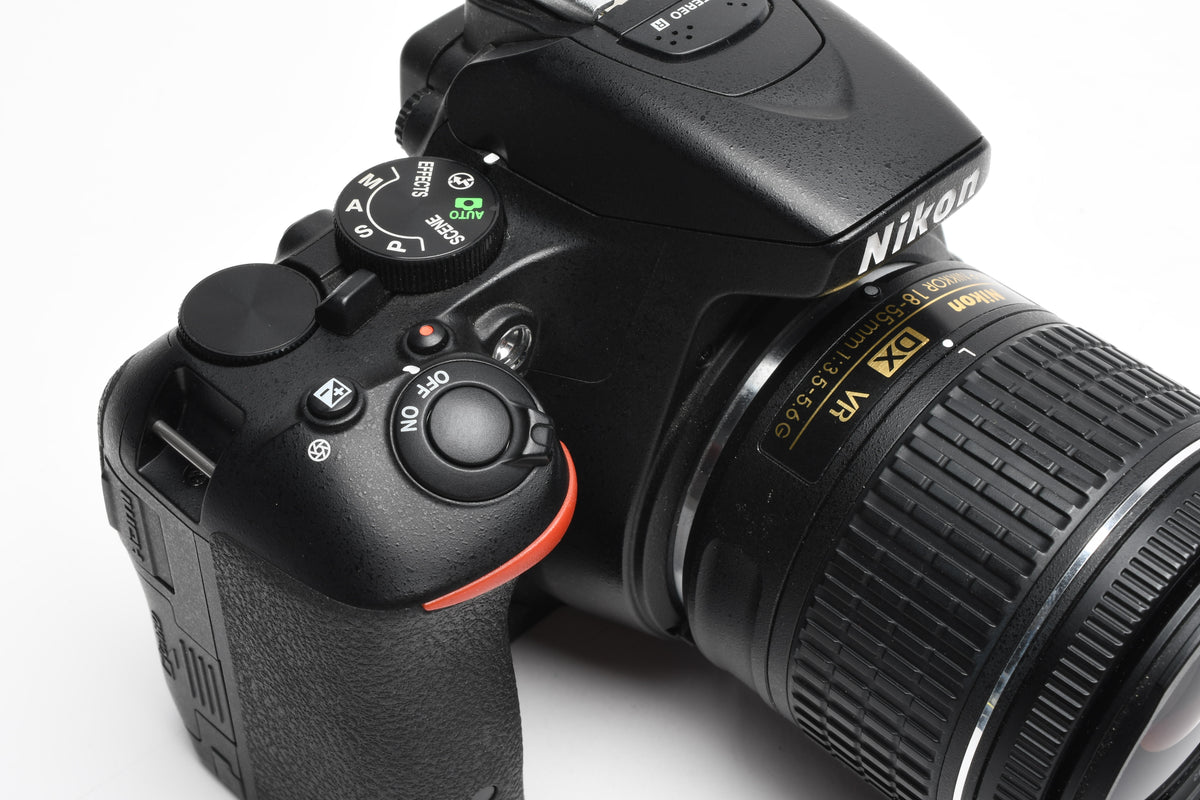Nikon D5500 DSLR w/AF-P 18-55mm f3.5-5.6 VR, batt, charger 10,510 Acts!