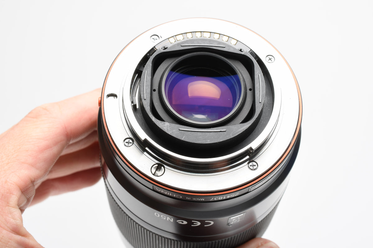 Sony 75-300mm f4.5-5.6 Zoom lens, clean, w/Caps+Hood, A-Mount, Clean