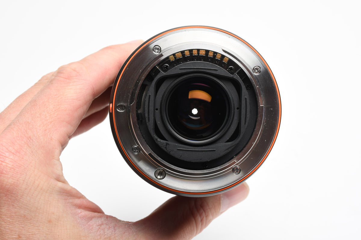 Sony 75-300mm f4.5-5.6 Zoom lens, clean, w/Caps+Hood, A-Mount, Clean