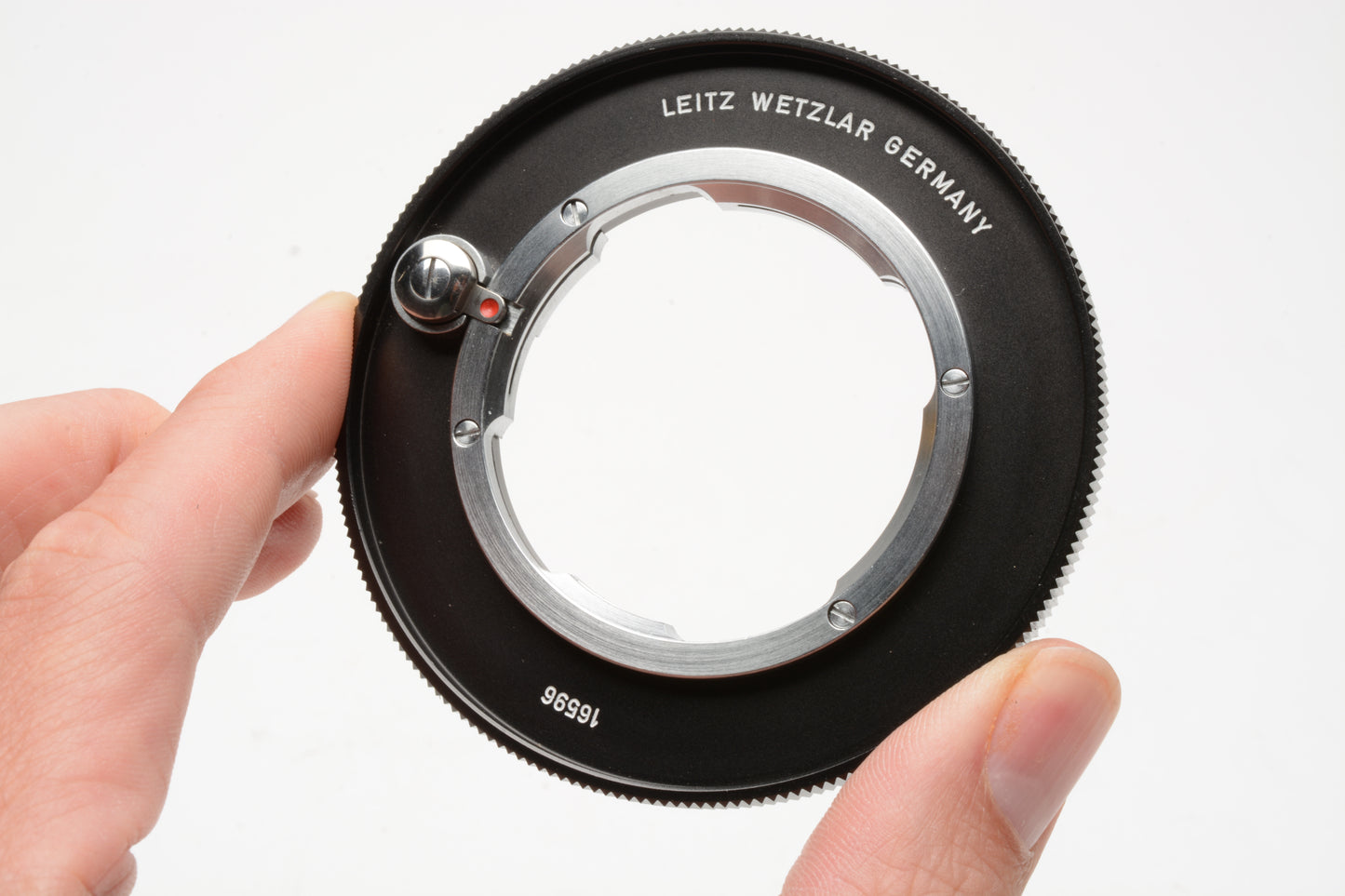 Leica Leitz UOOND Adapter Ring 16596 for Bayonet Lenses, clean