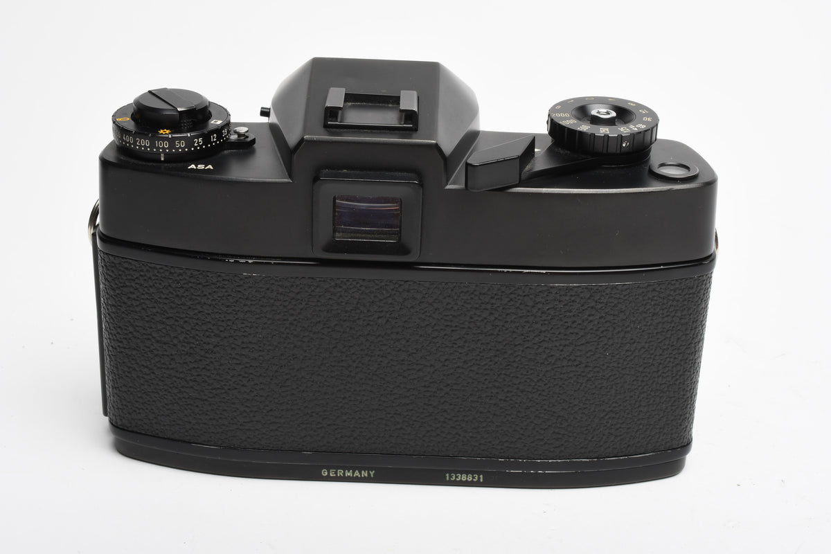 Leica Leicaflex SL Black Body, 1/2 case, Gorgeous condition, Great!