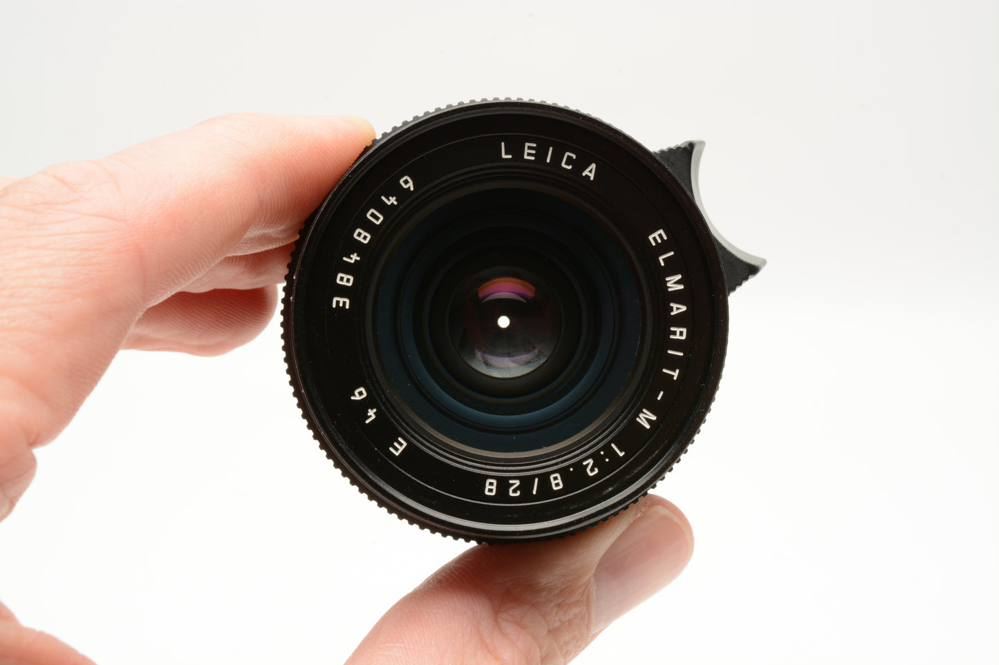 Leica 28mm f2.8 Elmarit-M 11809 E46 6Bit lens w/caps + case, Great!