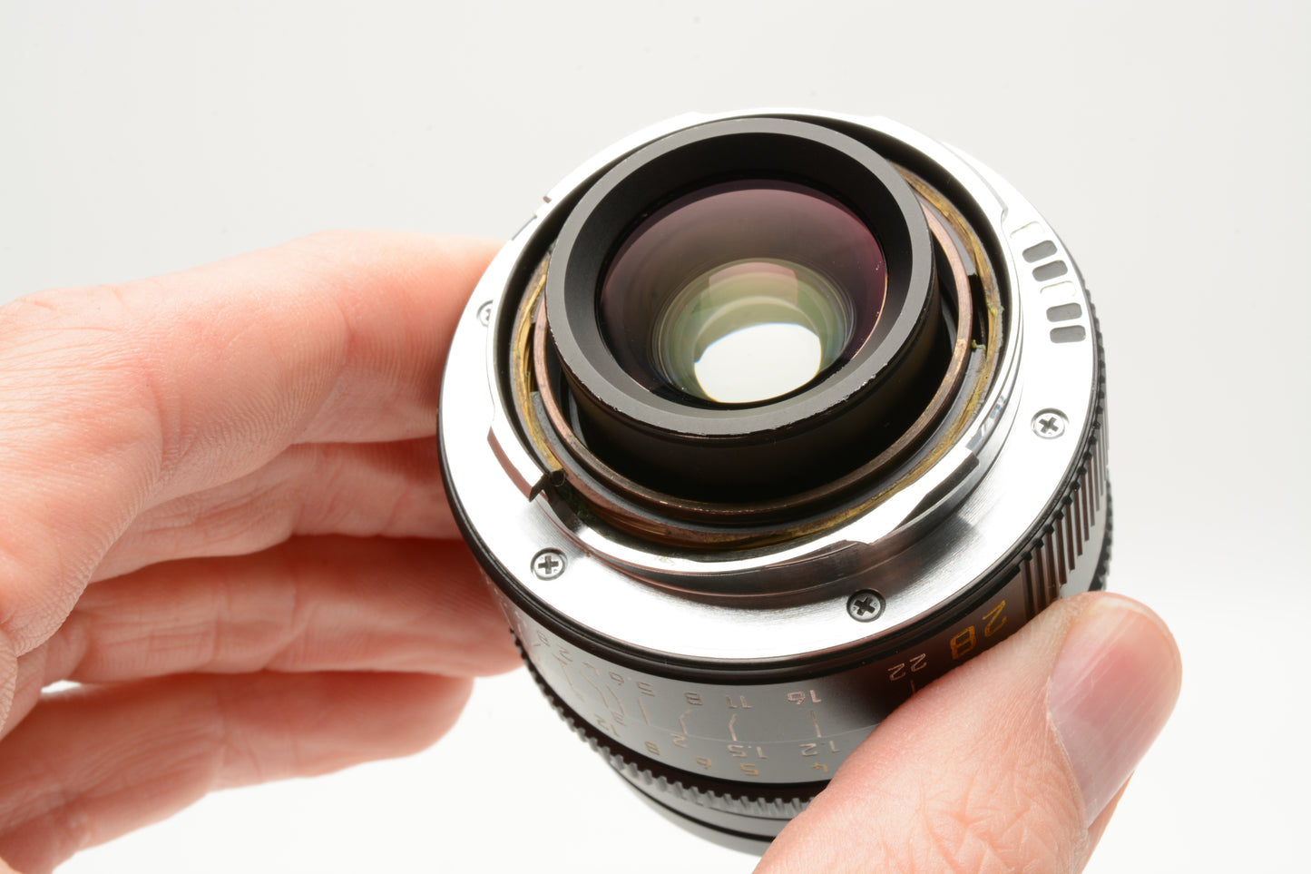 Leica 28mm f2.8 Elmarit-M 11809 E46 6Bit lens w/caps + case, Great!