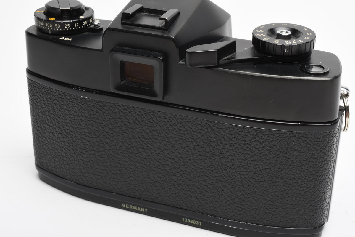 Leica Leicaflex SL Black Body, 1/2 case, Gorgeous condition, Great!