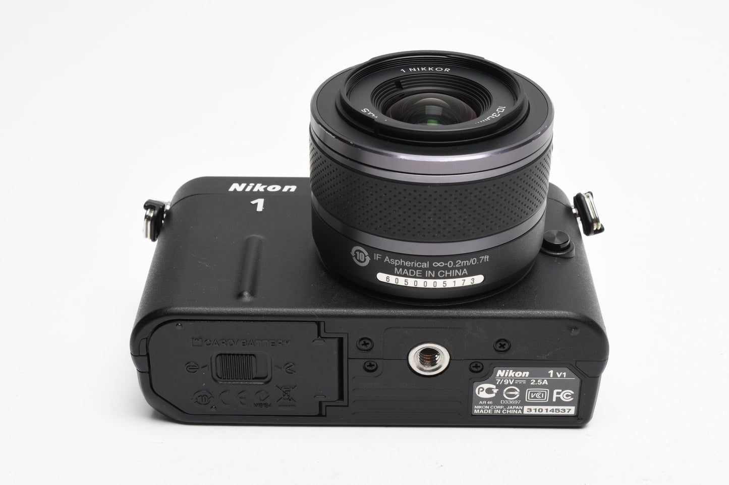 Nikon 1 V1 Mirrorless Camera w/Nikkor 10-30mm lens, UV, batt+charger, Mint-