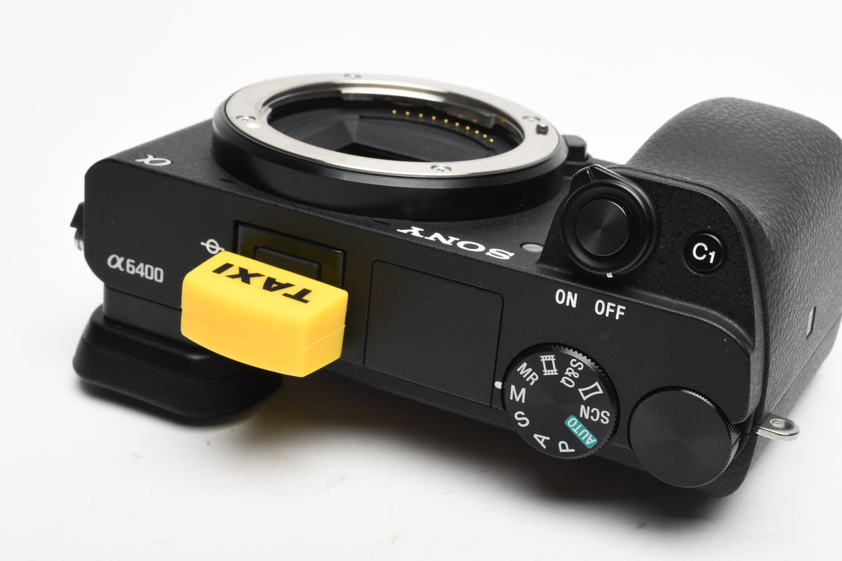 Sony A6400 Mirrorless body, 3X batts+charger, Only 4895 Acts, Clean!