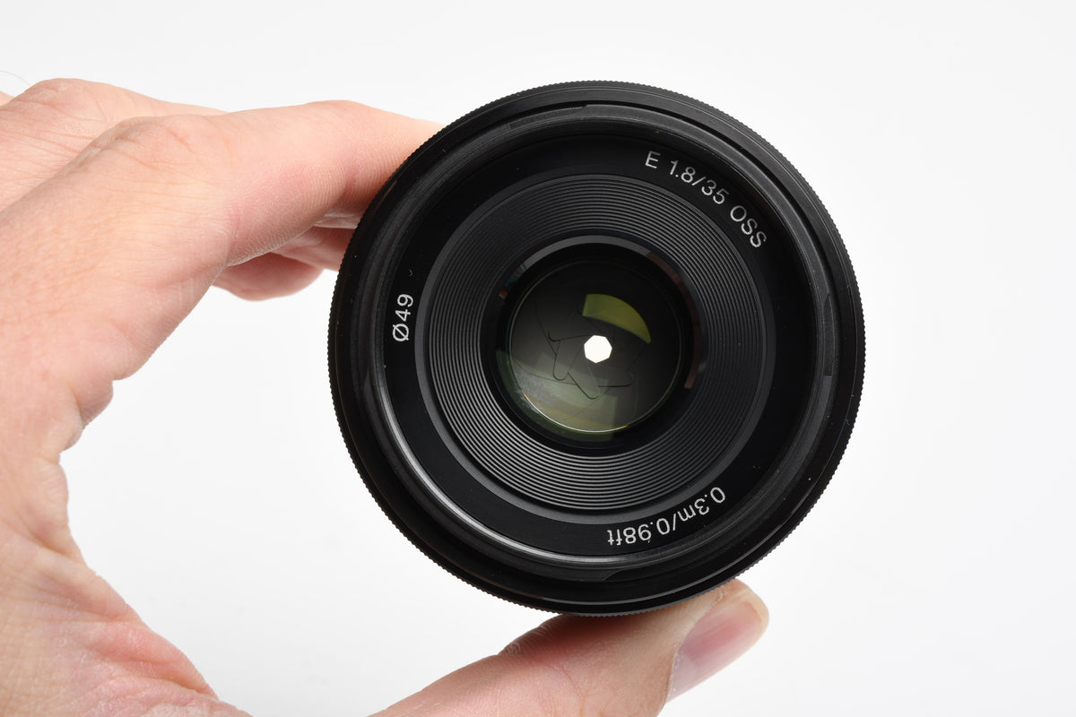 Sony 35mm f1.8 OSS Lens SEL35F18 E-Mount lens, Caps, Mint-