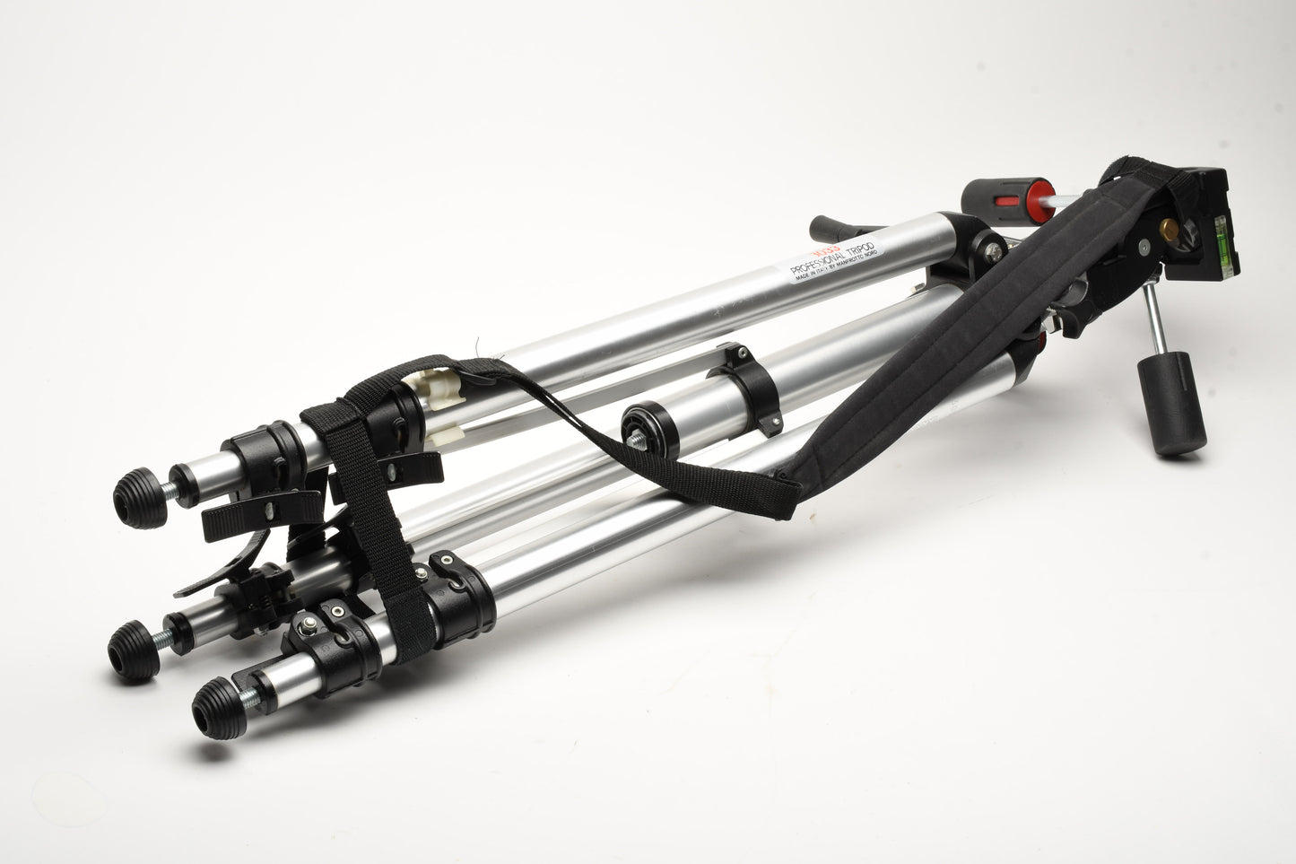 Manfrotto 3033 tripod legs w/3047 pan head, strap, QR plate, Great!