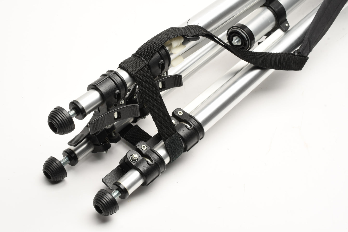 Manfrotto 3033 tripod legs w/3047 pan head, strap, QR plate, Great!
