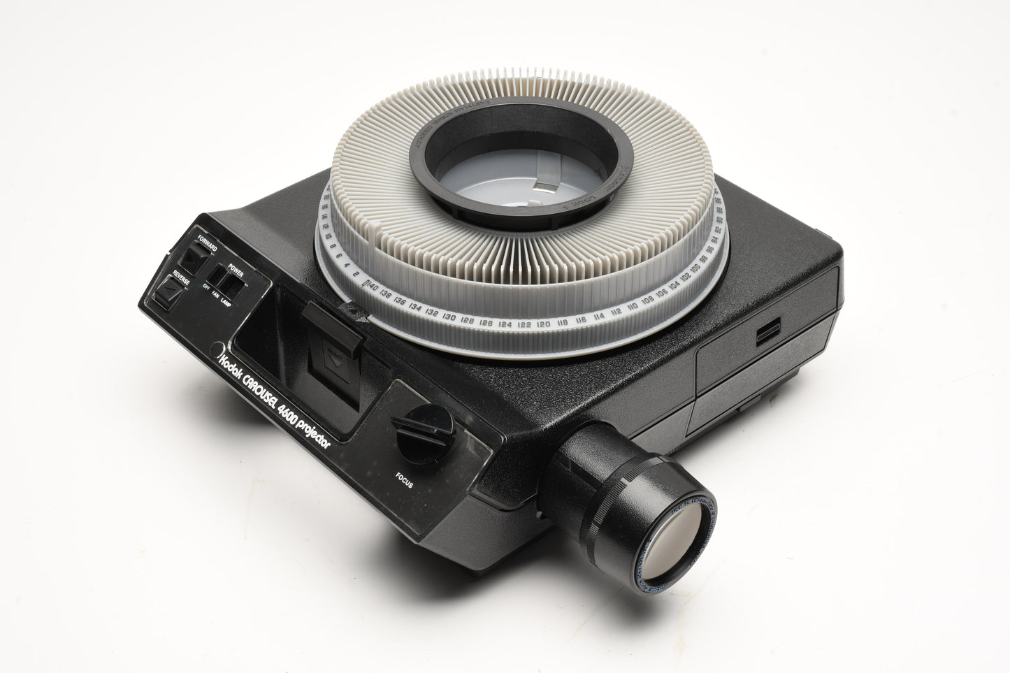 Kodak Carousel 4600 35mm slide projector, zoom lens, 140 tray, remote, bulb, Tested