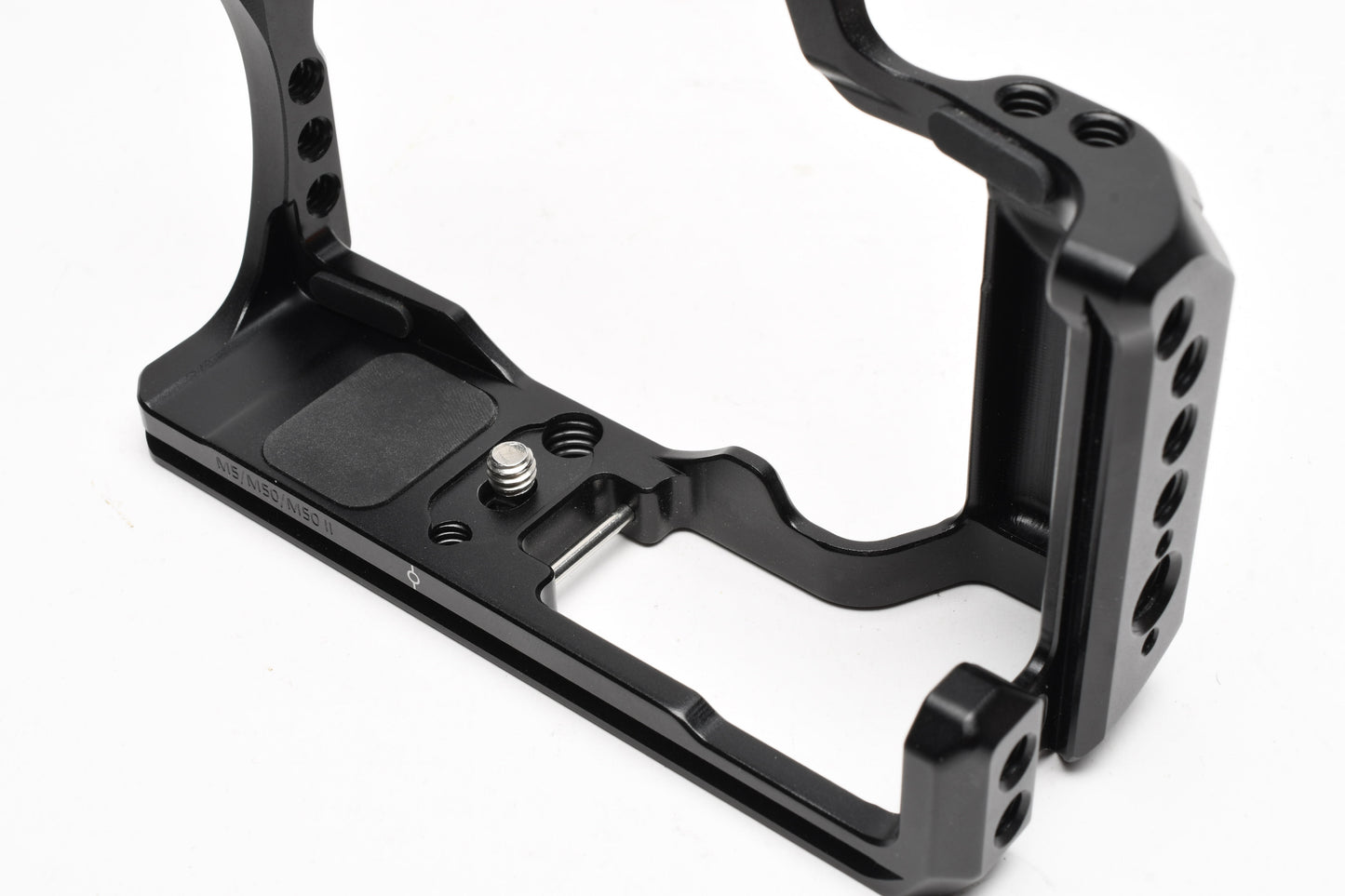 SmallRig Camera Cage with Integrated Grip for Canon M50/M50 II/M5, Clean