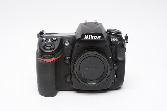 Nikon D300S DSLR Body, batt, charger, Only 9005 Acts!