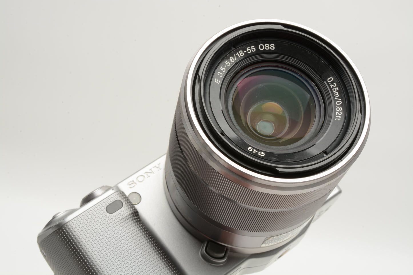 Sony NEX 5 Mirrorless w/18-55mm f3.5-5.6 zoom, 2batts, charger, flash, case