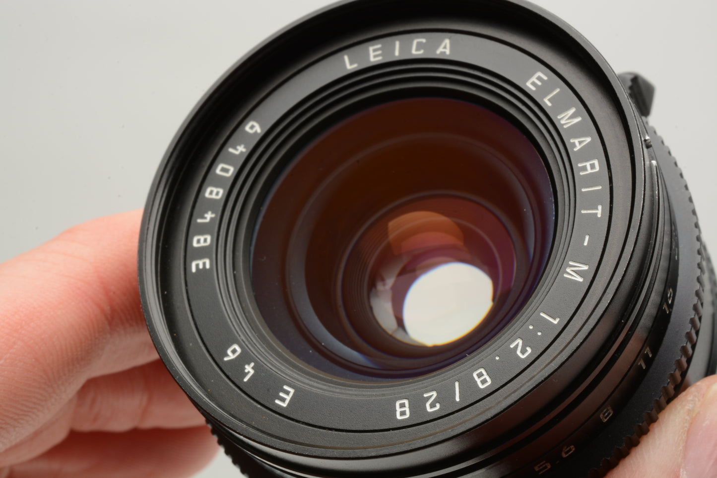 Leica 28mm f2.8 Elmarit-M 11809 E46 6Bit lens w/caps + case, Great!