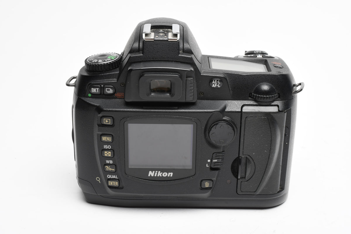 Nikon D70 DSLR Body w/AF 35-80mm zoom, 2Batts, Strap, 16K Acts
