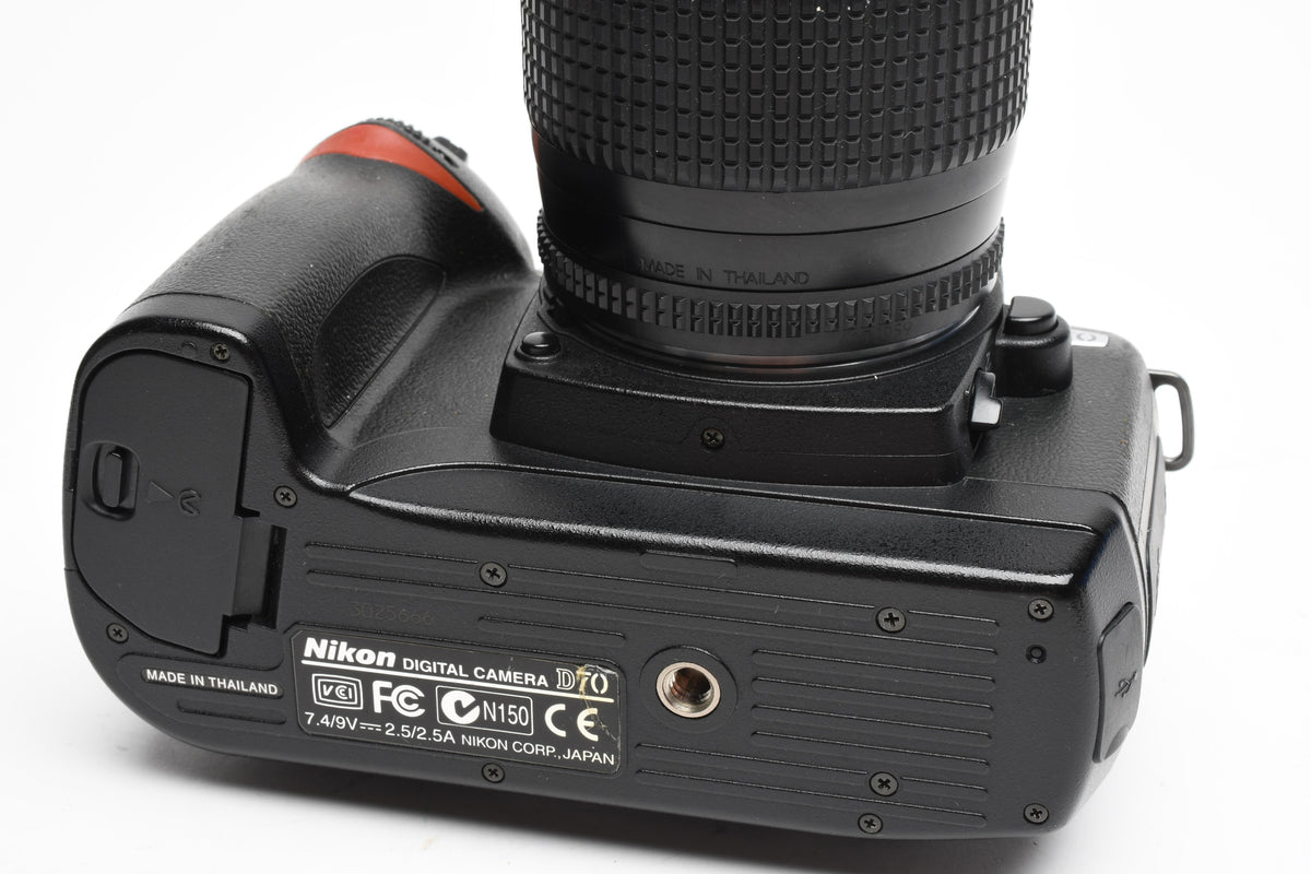 Nikon D70 DSLR Body w/AF 35-80mm zoom, 2Batts, Strap, 16K Acts