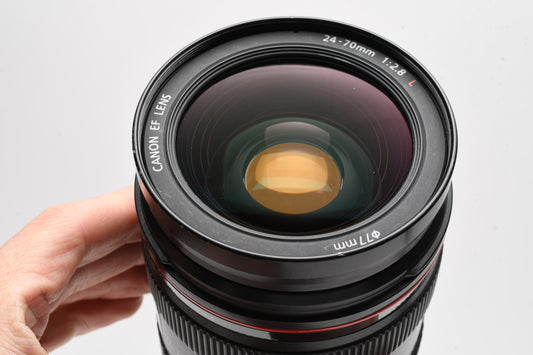 Canon EF 24-70mm f2.8L USM zoom lens, very sharp, Good!