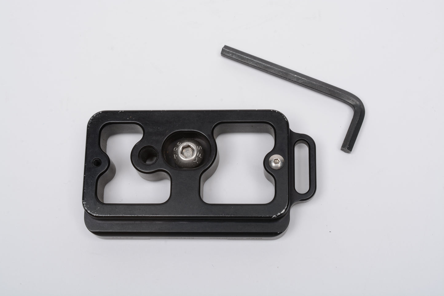 Kirk Enterprises PZ-127 Quick Release plate for Nikon D700, Clean