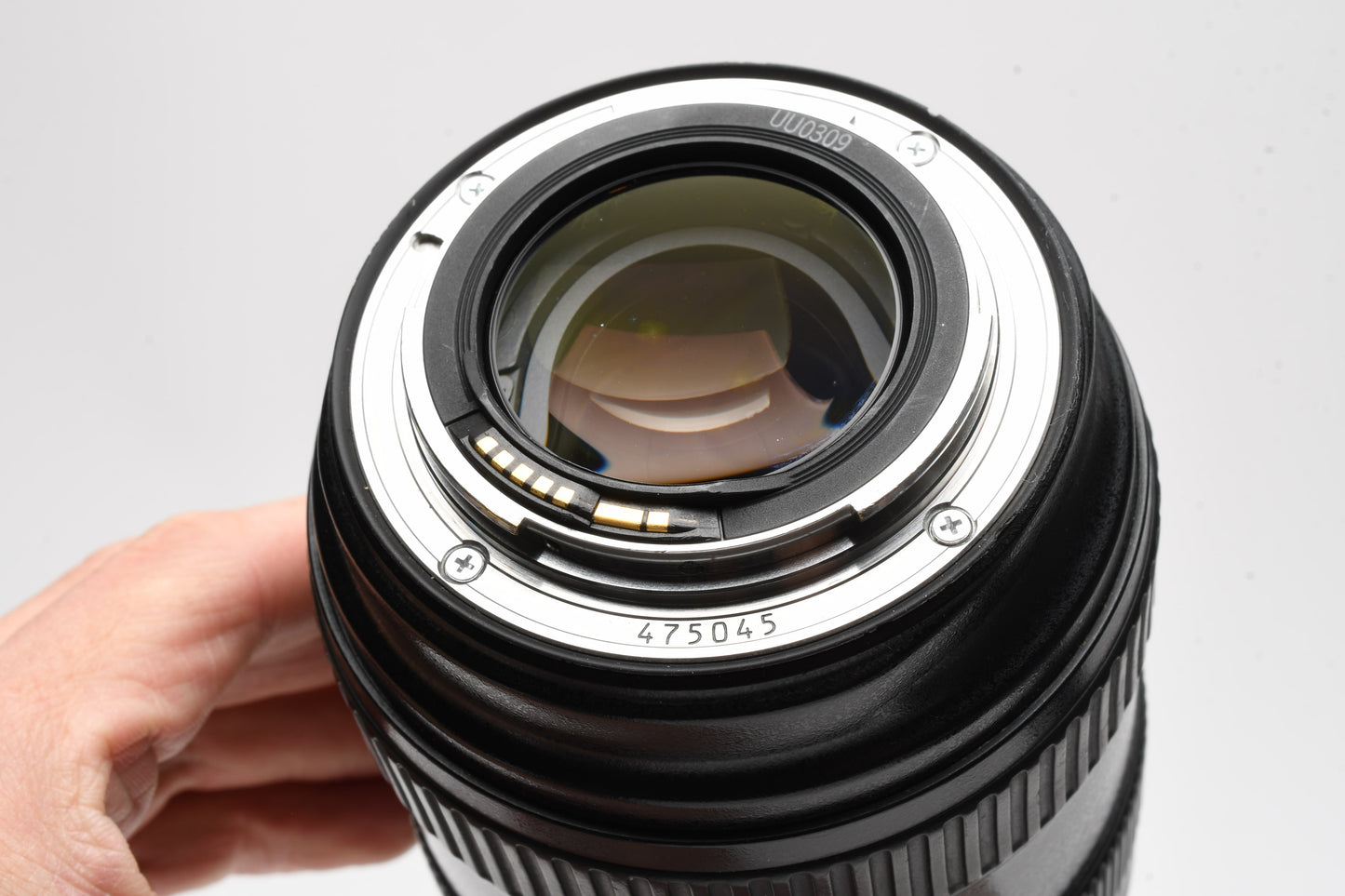 Canon EF 24-70mm f2.8L USM zoom lens, very sharp, Good!