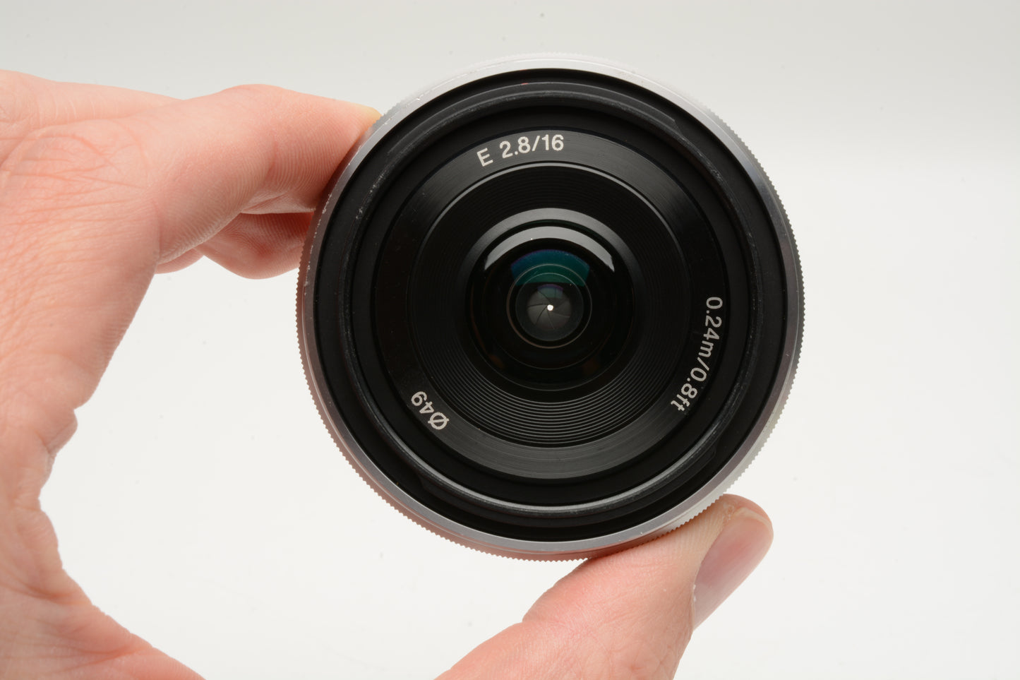 Sony 16mm f2.8 SEL16F28 wide angle E-mount lens, Caps, Great!