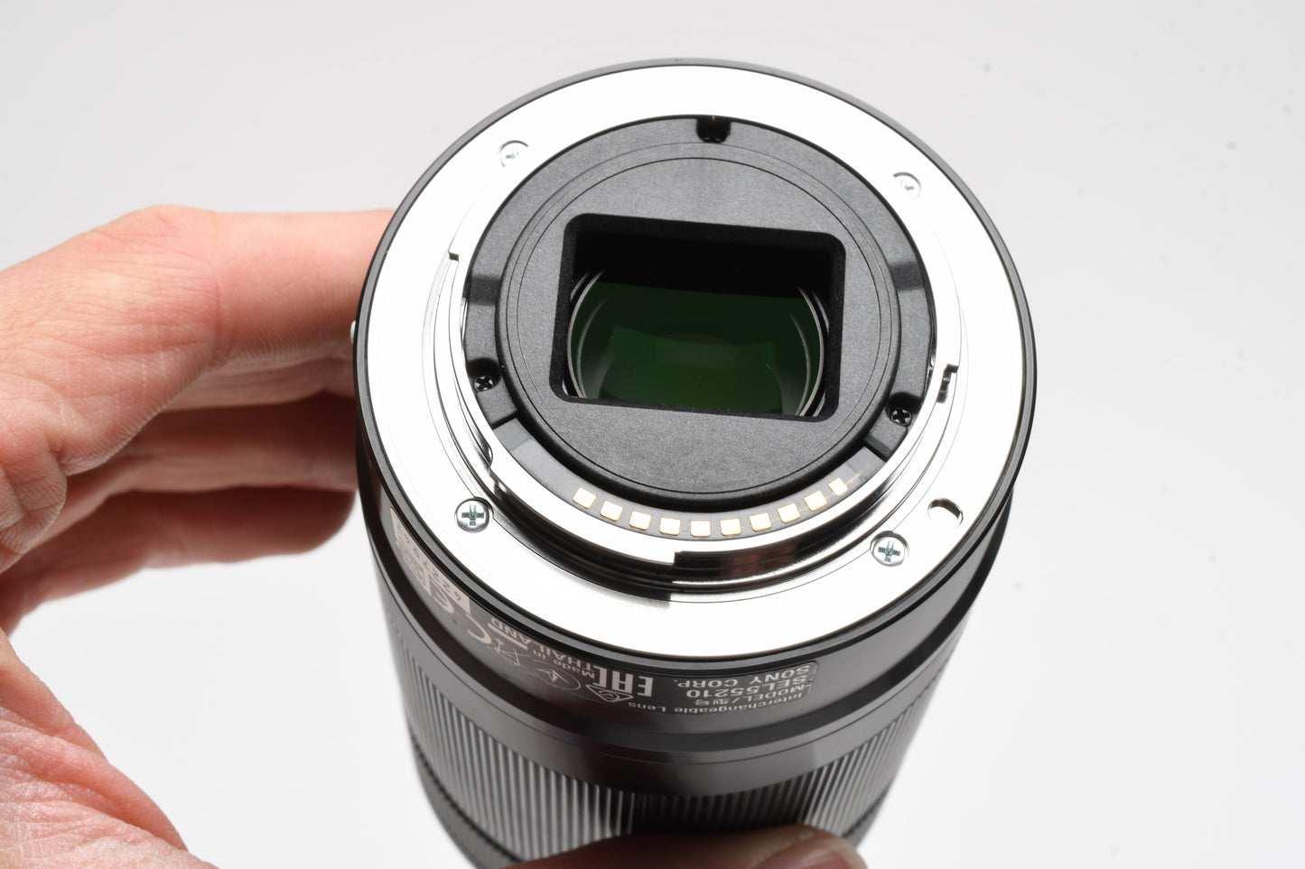 Sony 55-210mm f4.5-6.3 OSS zoom lens (Black) w/Lens caps, Lens hood