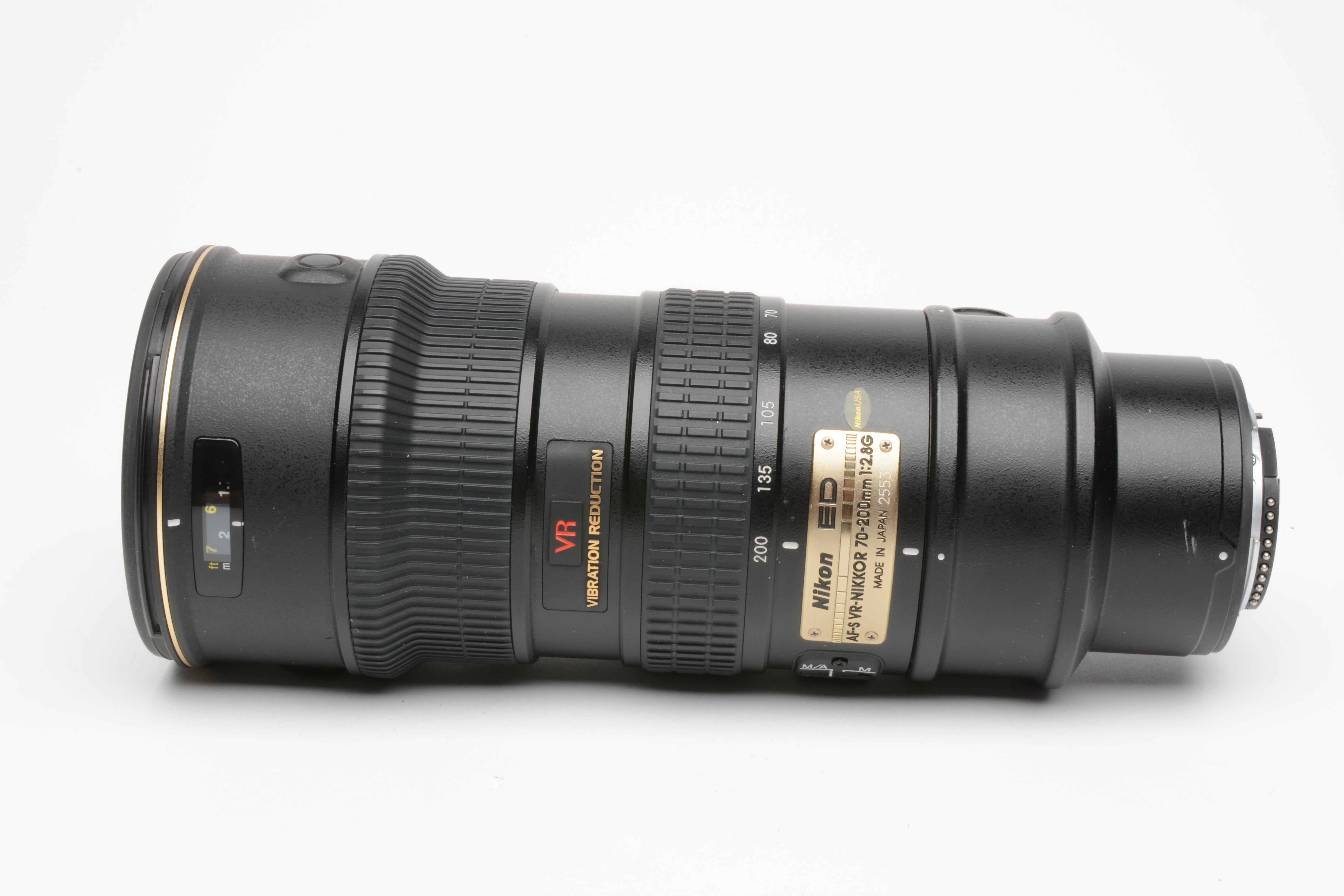 Nikon AF-S VR Nikkor 70-200mm f2.8G ED VR zoom lens, hood, caps