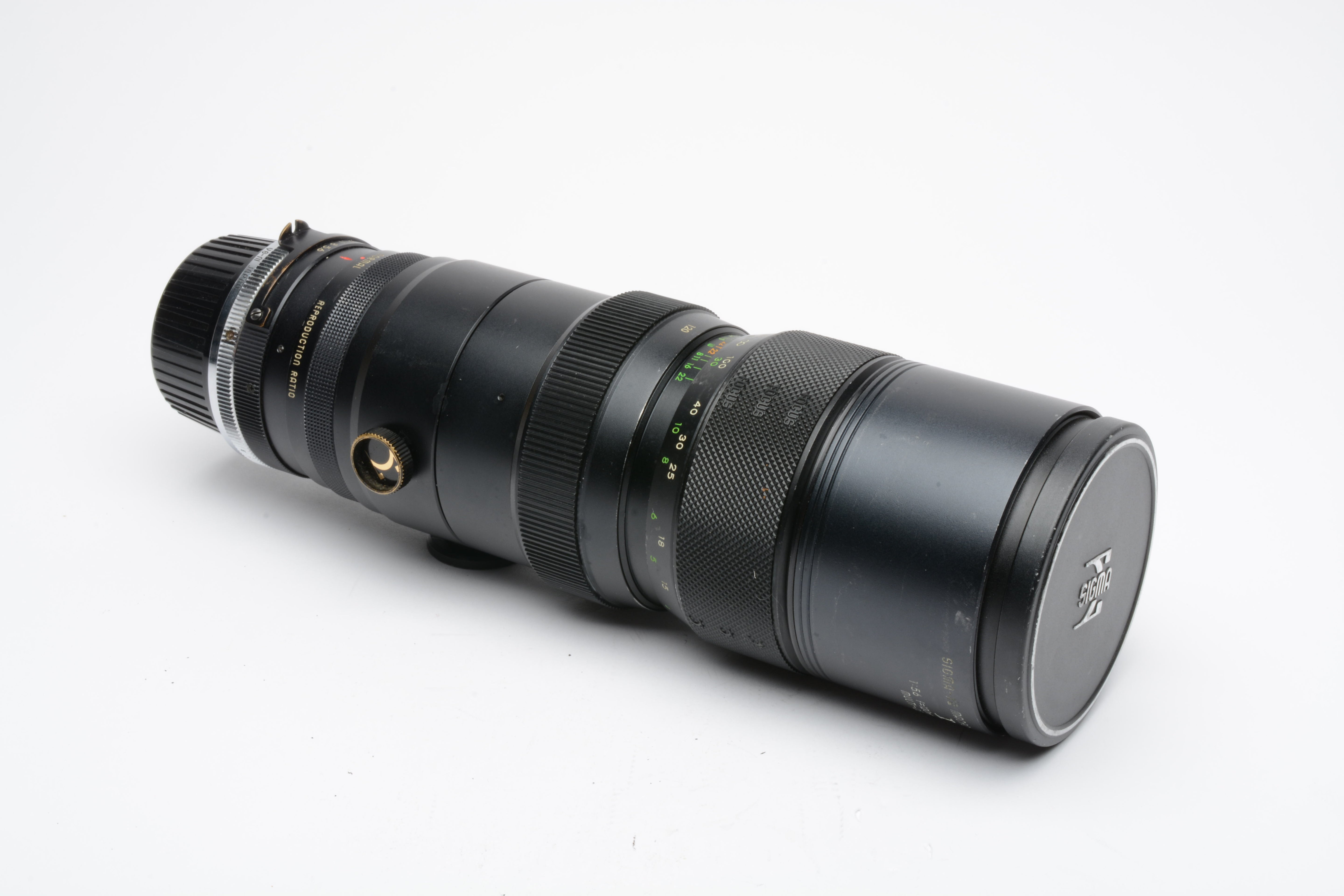 Sigma-XQ 120-300mm Macro zoom lens, caps+UV filter, Nikon F