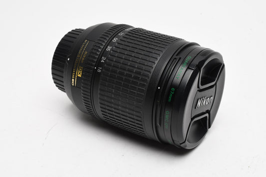 Nikon AF-S Nikkor 18-135mm f3.5-5.6G ED zoom lens, caps, UV, Great
