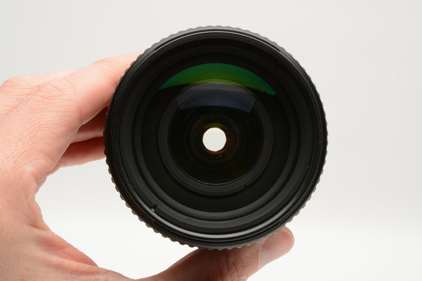 Nikon AF Nikkor 28-105mm f3.5-4.5D macro zoom lens, Caps. Great!