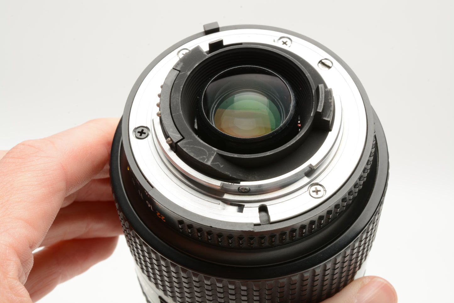 Nikon AF Nikkor 28-105mm f3.5-4.5D macro zoom lens, Caps. Great!