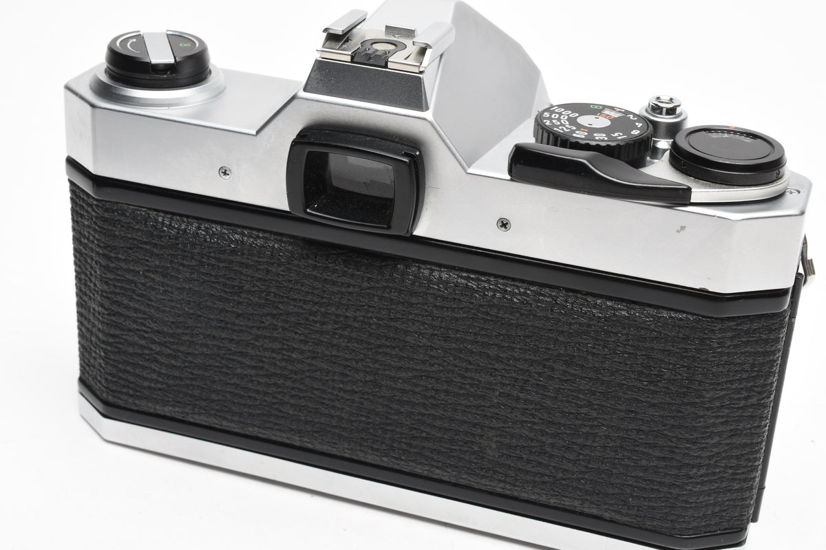 Pentax K1000 35mm SLR w/55mm f2 SMC lens, New seals, strap, Mint-