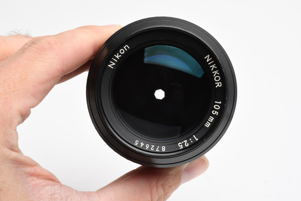 Nikon Nikkor AI 105mm f2.5 portrait lens, caps, Very sharp!