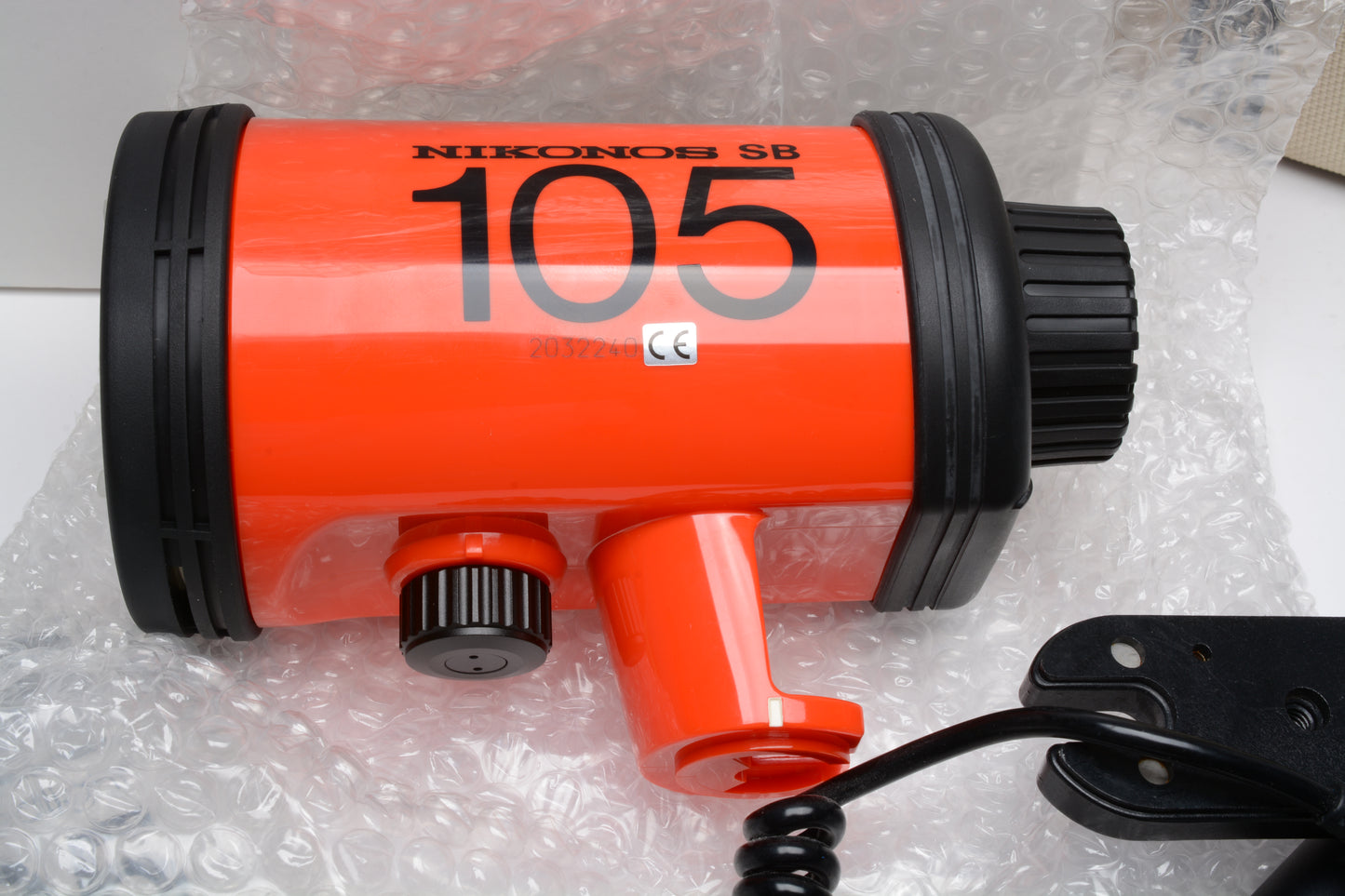 Nikon Nikonos SB-105 Underwated flash - NEW (Replaced by Nikon)
