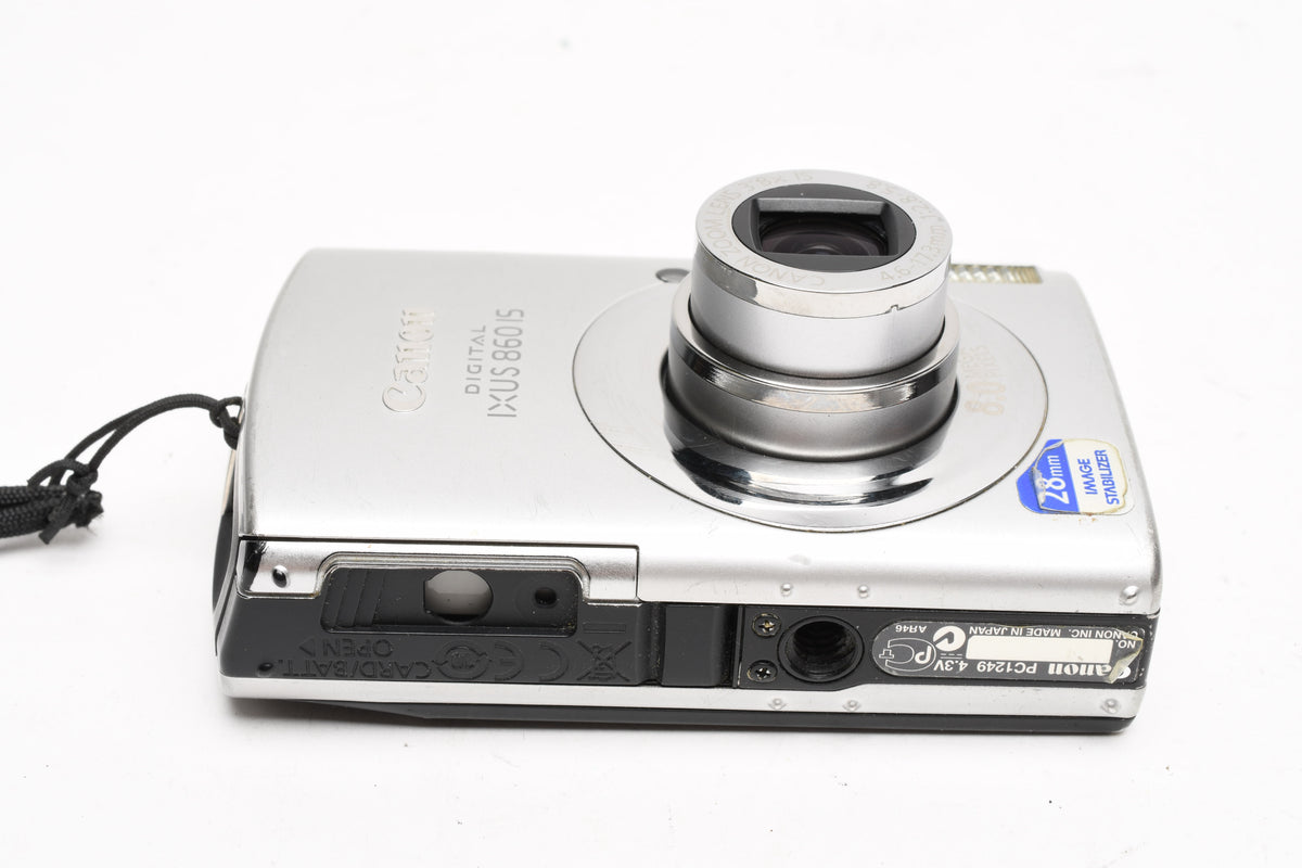 Canon IXUS 860 IS 8MP Digital Point&Shoot w/2X batts+charger+case++