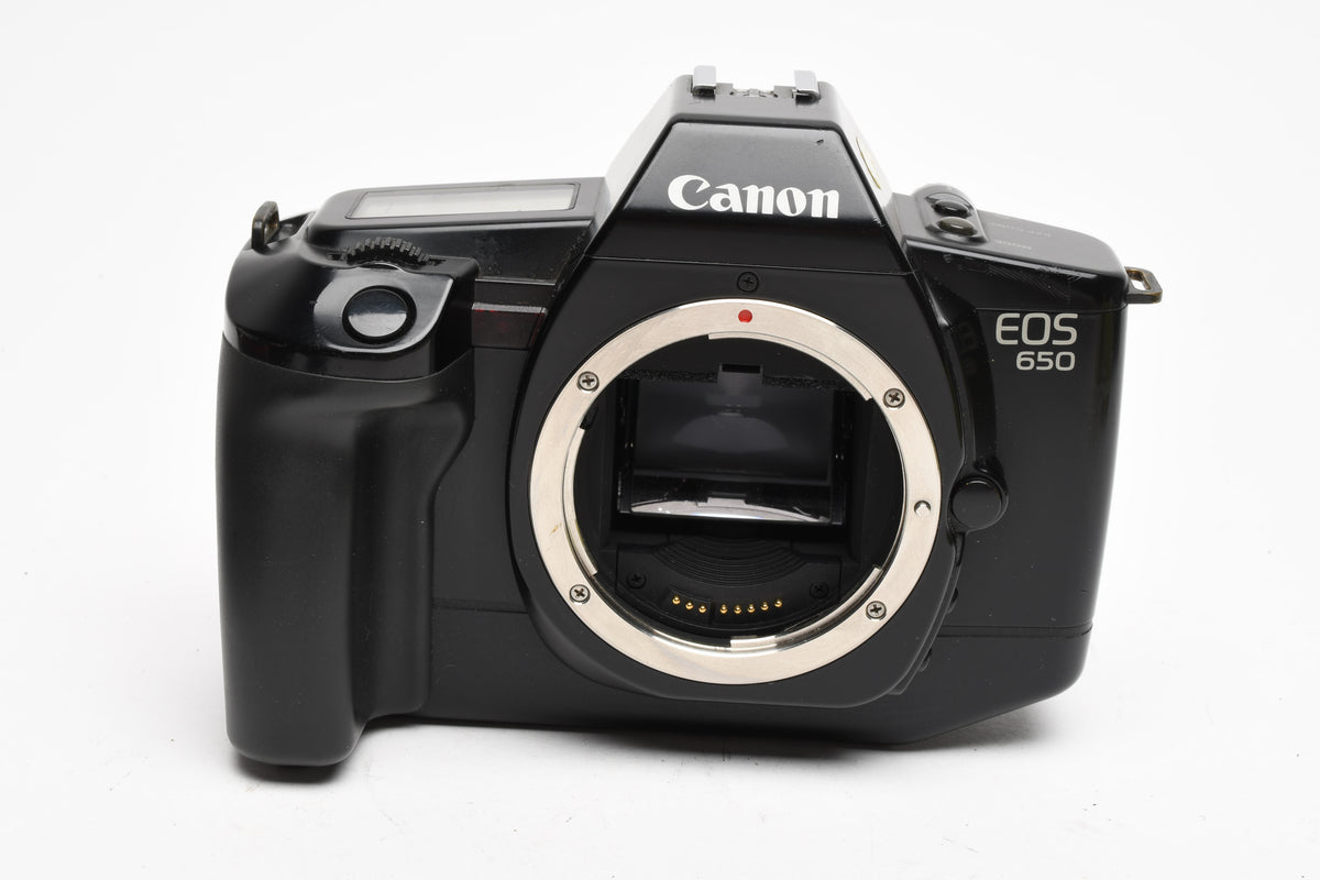 Canon EOS 650 35mm SLR Body, tested, very clean, Great! w/Neo Strap