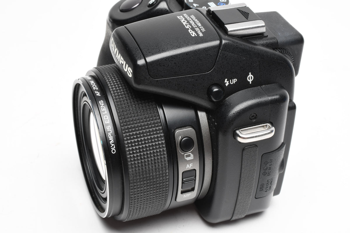 Olympus SP-570UZ 10MP Digital Point&Shoot camera w/20x Optical Zoom, Great!