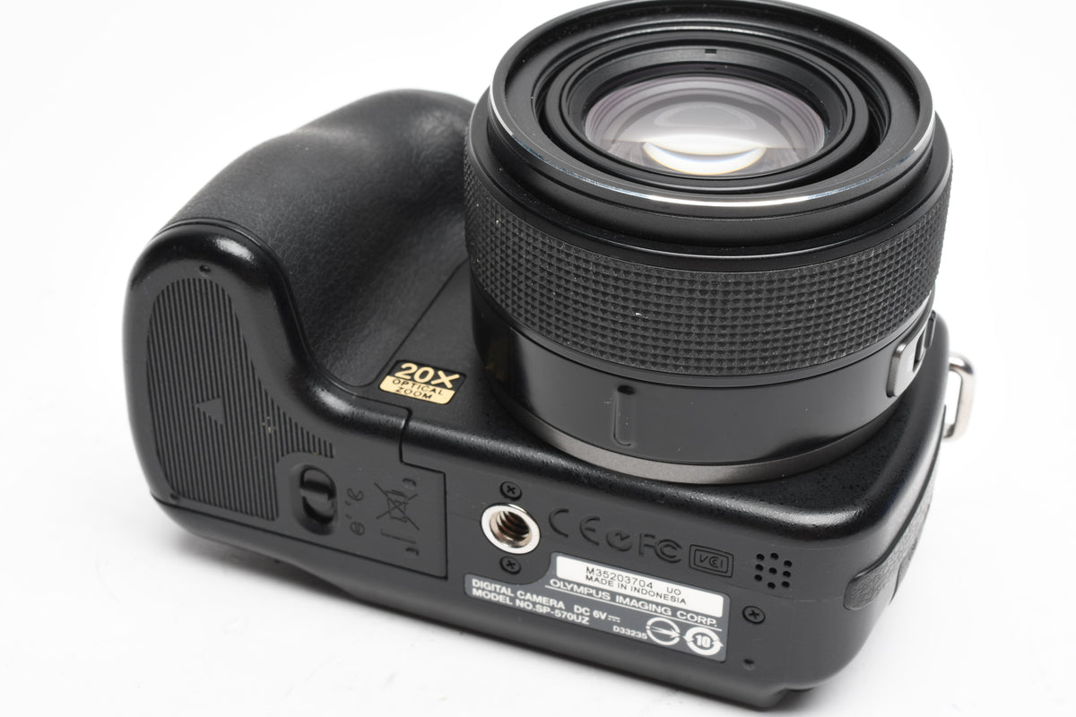 Olympus SP-570UZ 10MP Digital Point&Shoot camera w/20x Optical Zoom, Great!
