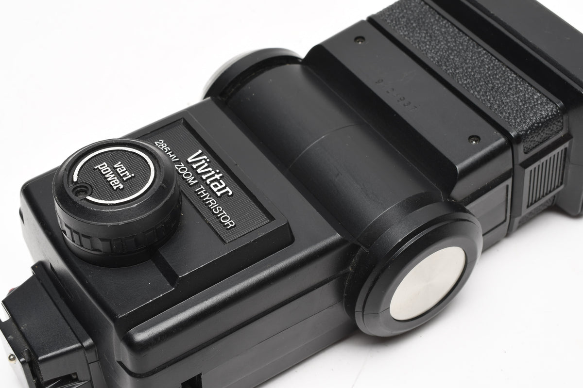 Vivitar Zoom Thyristor 285HV Flash w/Sync cord, Diffuser, Tested, Great!