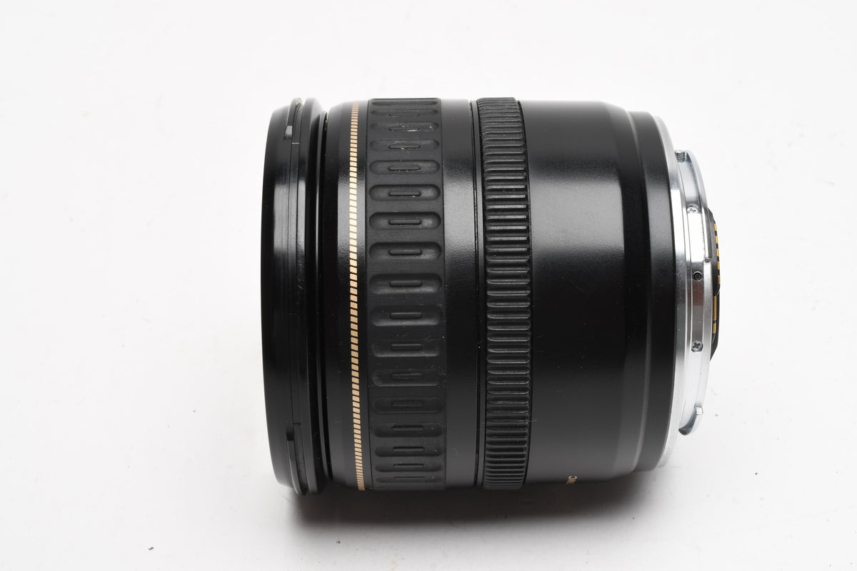 Canon EF 24-85mm f3.5-4.5 USM  compact zoom lens, caps, UV, Hood, Great!