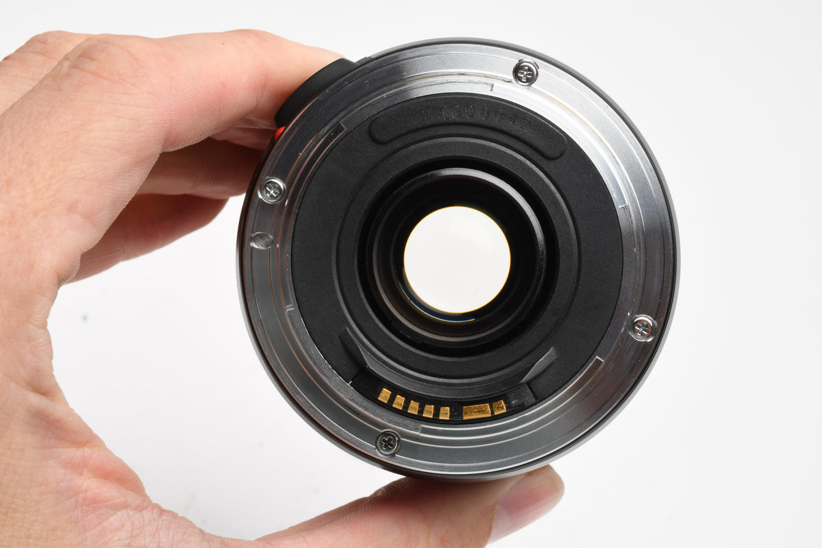 Canon EF 24-85mm f3.5-4.5 USM  compact zoom lens, caps, UV, Hood, Great!