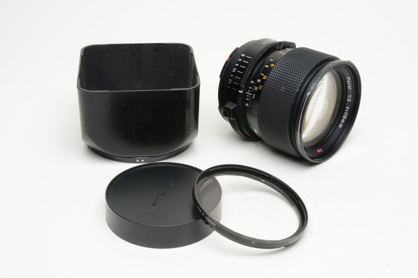 Hasselblad Planar T* 110mm f2 lens, hood + UV + Rear cap, Sharp!