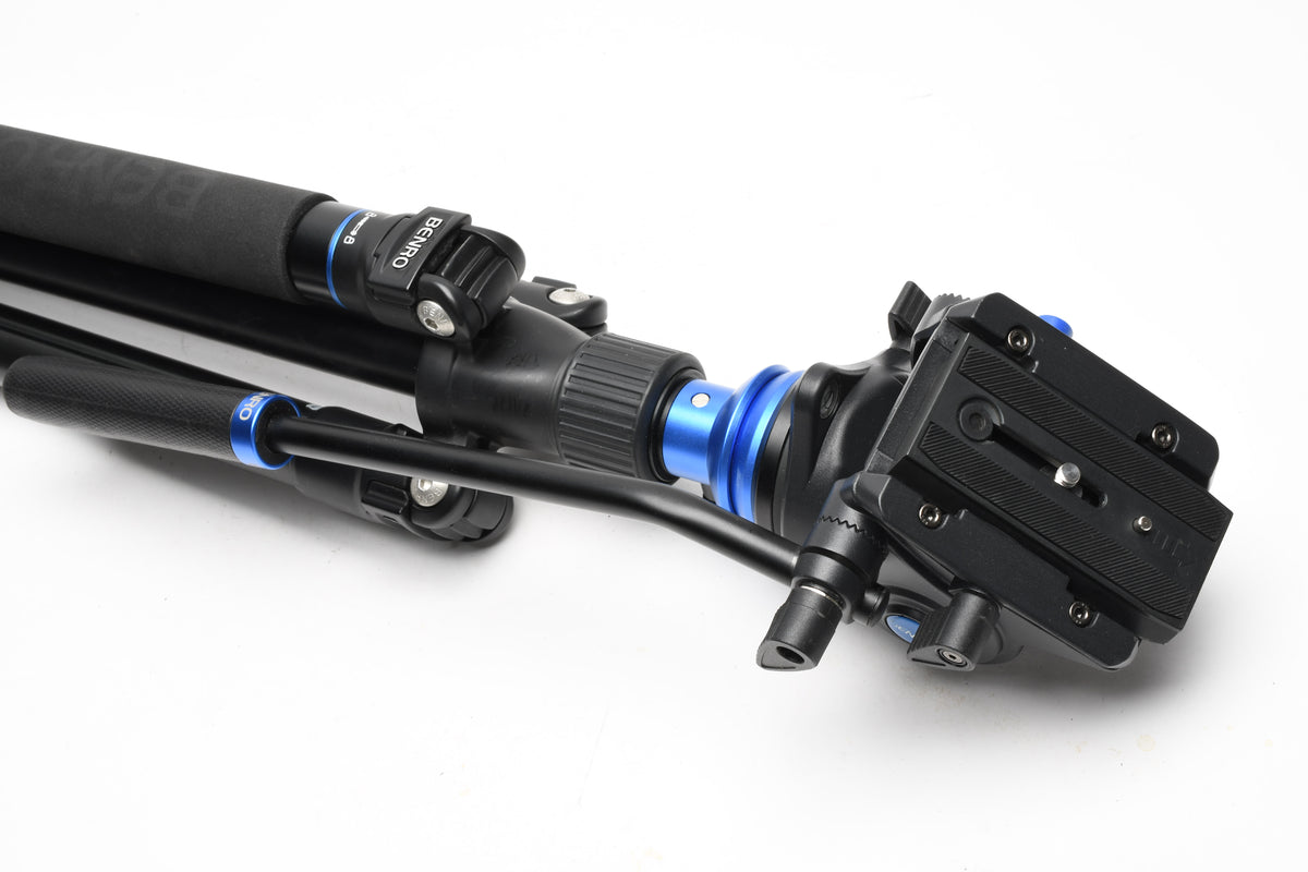 Benro Aero 4 tripod w/S4 video pan head, QR plate and Manfrotto carry case