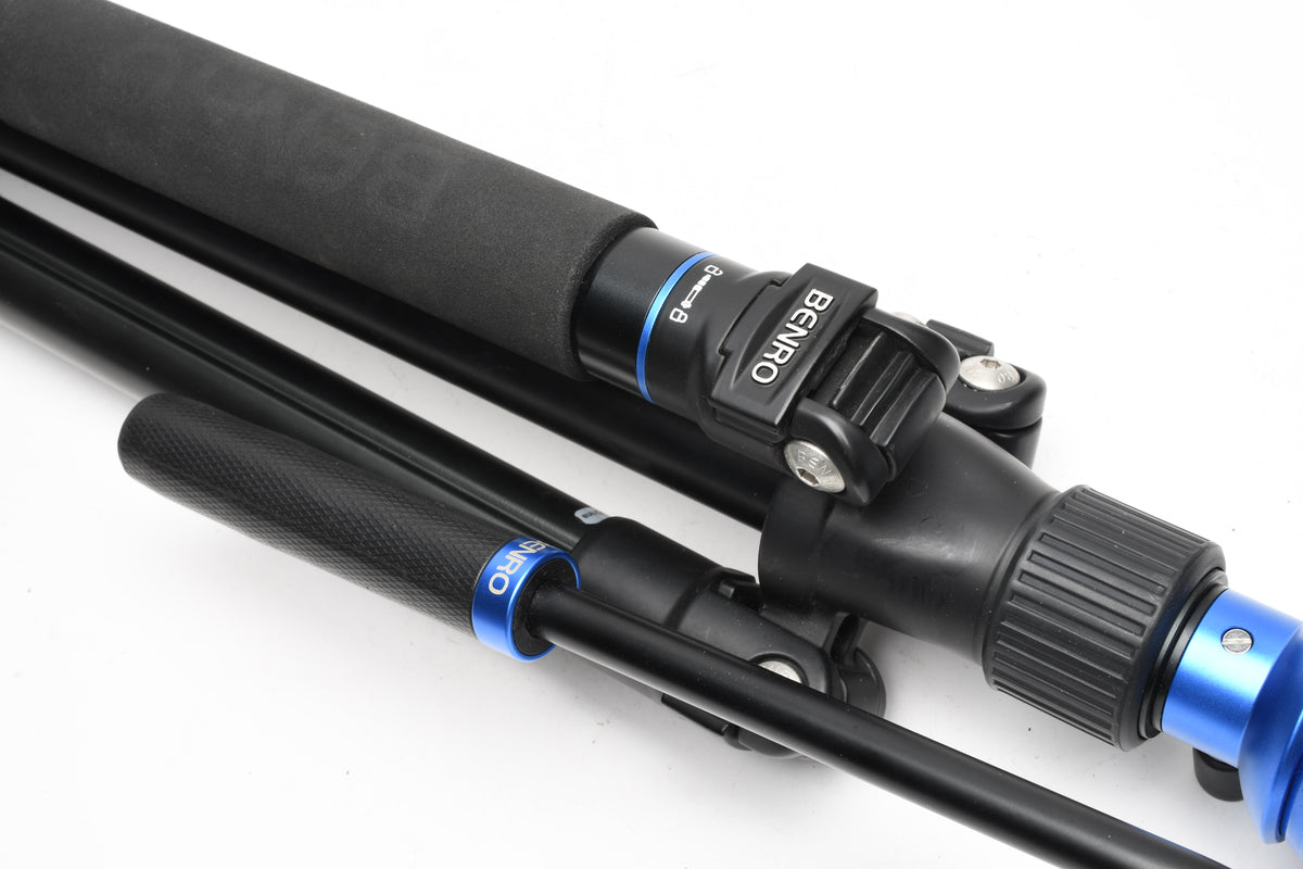 Benro Aero 4 tripod w/S4 video pan head, QR plate and Manfrotto carry case