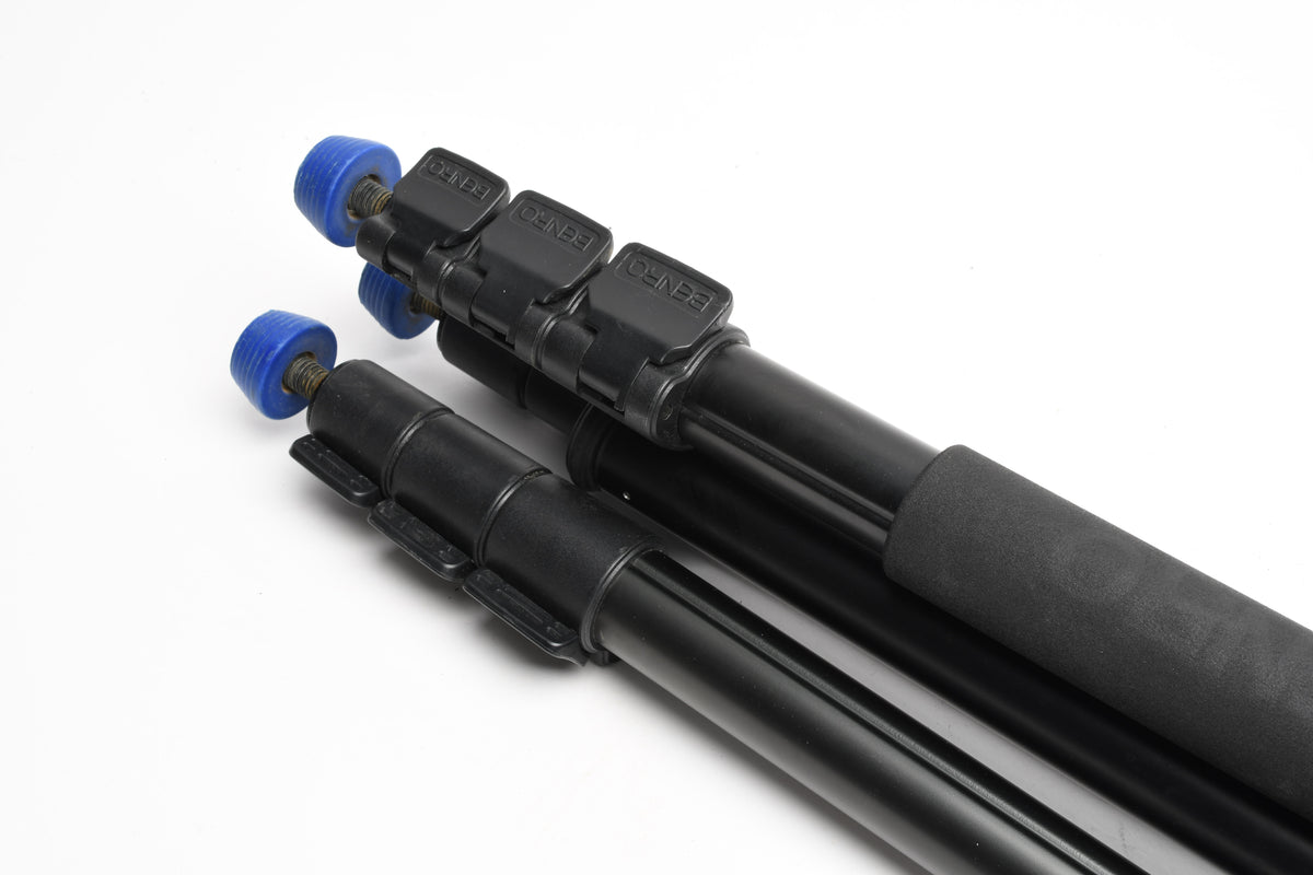 Benro Aero 4 tripod w/S4 video pan head, QR plate and Manfrotto carry case