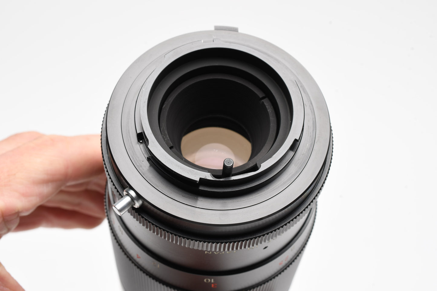 Vivitar 200mm f3.5 telephoto lens M42 mount, Mint-, nice glass, caps + case